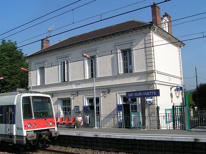 Gif-sur-Yvette - Immobilier - CENTURY 21 S.L.P. Immobilier - Gare_RER_B_de_Gif-sur-Yvette