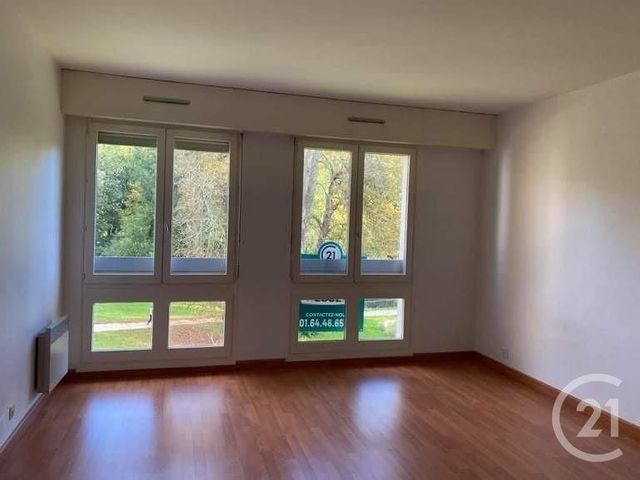Studio à louer - 1 pièce - 29.41 m2 - ST REMY LES CHEVREUSE - 78 - ILE-DE-FRANCE - Century 21 S.L.P. Immobilier