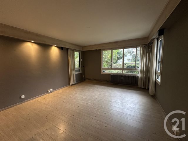 Appartement F3 à louer - 3 pièces - 65.14 m2 - LES ULIS - 91 - ILE-DE-FRANCE - Century 21 S.L.P. Immobilier