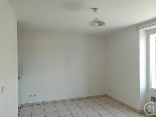 Appartement T2 à louer - 2 pièces - 29.38 m2 - ST AUBIN - 91 - ILE-DE-FRANCE - Century 21 S.L.P. Immobilier