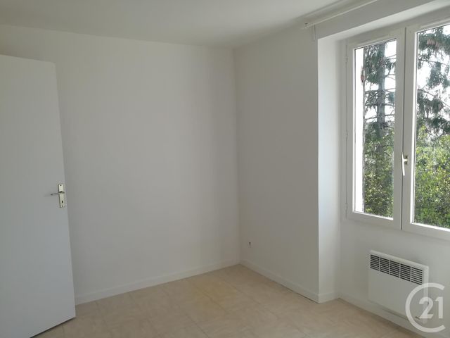 Appartement T2 à louer - 2 pièces - 29.38 m2 - ST AUBIN - 91 - ILE-DE-FRANCE - Century 21 S.L.P. Immobilier