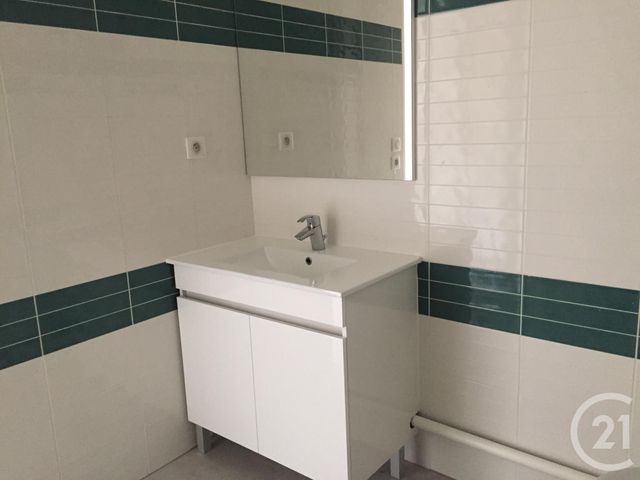 Appartement F2 à louer - 2 pièces - 50.8 m2 - ST REMY LES CHEVREUSE - 78 - ILE-DE-FRANCE - Century 21 S.L.P. Immobilier