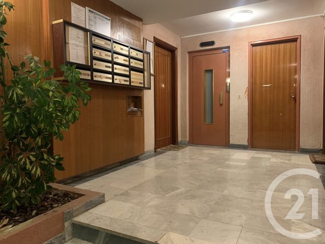 Appartement Studio à louer - 1 pièce - 11.6 m2 - NOISY LE ROI - 78 - ILE-DE-FRANCE - Century 21 S.L.P. Immobilier