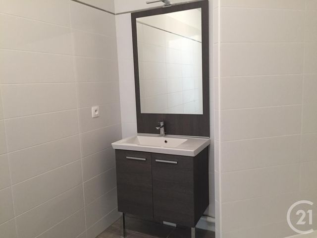 Appartement F2 à louer - 2 pièces - 40.18 m2 - ST CYR L ECOLE - 78 - ILE-DE-FRANCE - Century 21 S.L.P. Immobilier