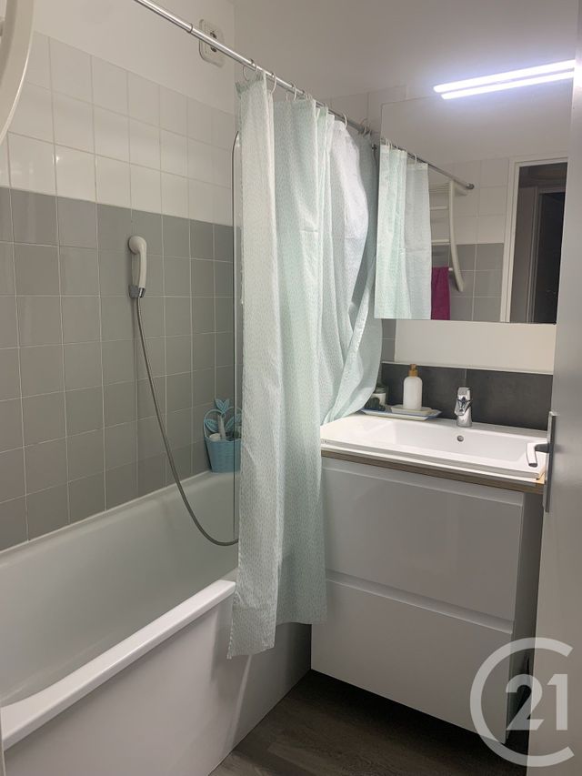 Appartement F3 à louer - 3 pièces - 64.2 m2 - LES ULIS - 91 - ILE-DE-FRANCE - Century 21 S.L.P. Immobilier