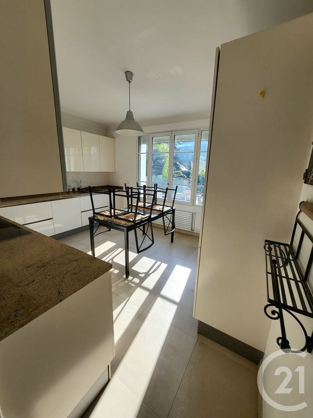 maison à louer - 5 pièces - 96.61 m2 - BUC - 78 - ILE-DE-FRANCE - Century 21 S.L.P. Immobilier