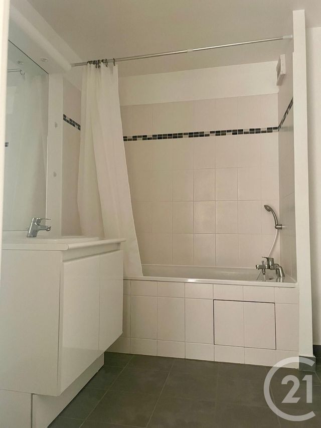 Appartement F2 à louer - 2 pièces - 40.28 m2 - PALAISEAU - 91 - ILE-DE-FRANCE - Century 21 S.L.P. Immobilier