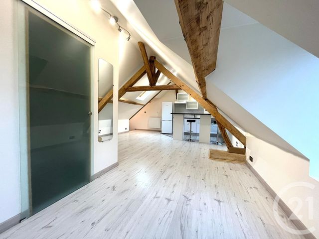 Appartement Studio à louer - 1 pièce - 21.89 m2 - CHATEAUFORT - 78 - ILE-DE-FRANCE - Century 21 S.L.P. Immobilier