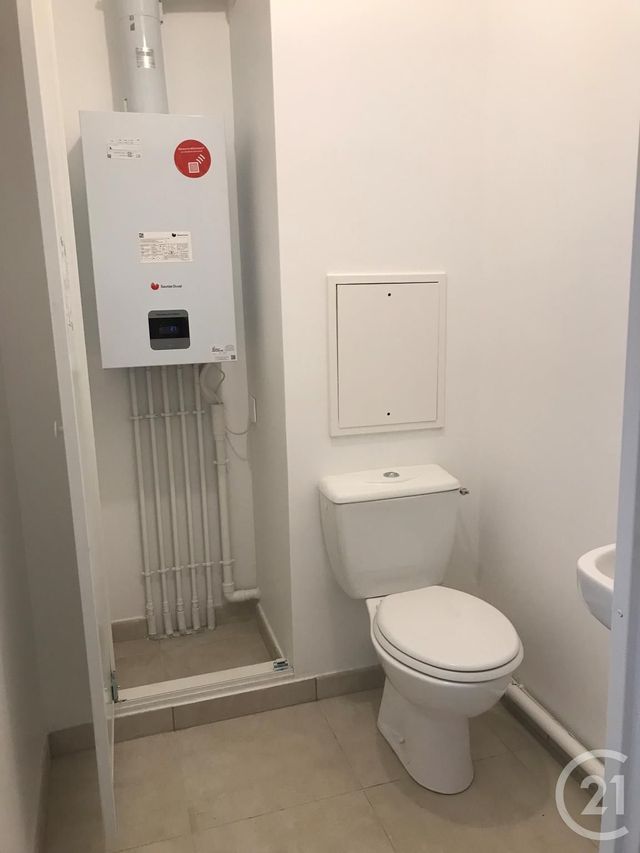 Appartement F2 à louer - 2 pièces - 47.2 m2 - ST REMY LES CHEVREUSE - 78 - ILE-DE-FRANCE - Century 21 S.L.P. Immobilier