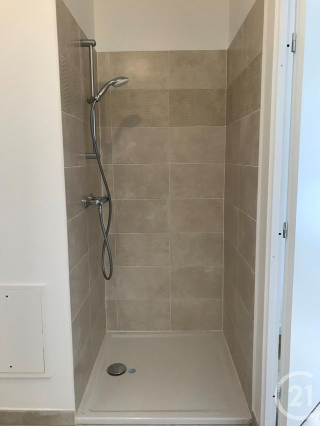 Appartement F2 à louer - 2 pièces - 47.2 m2 - ST REMY LES CHEVREUSE - 78 - ILE-DE-FRANCE - Century 21 S.L.P. Immobilier