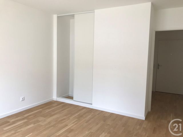 Appartement F2 à louer - 2 pièces - 47.2 m2 - ST REMY LES CHEVREUSE - 78 - ILE-DE-FRANCE - Century 21 S.L.P. Immobilier