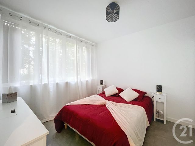 Appartement F1 à louer - 2 pièces - 28.5 m2 - FONTENAY LE FLEURY - 78 - ILE-DE-FRANCE - Century 21 S.L.P. Immobilier