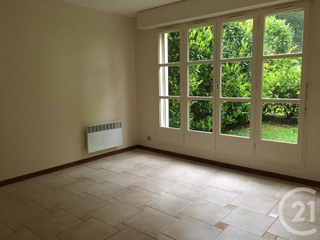 Appartement F1 à louer - 1 pièce - 35.6 m2 - GIF SUR YVETTE - 91 - ILE-DE-FRANCE - Century 21 S.L.P. Immobilier