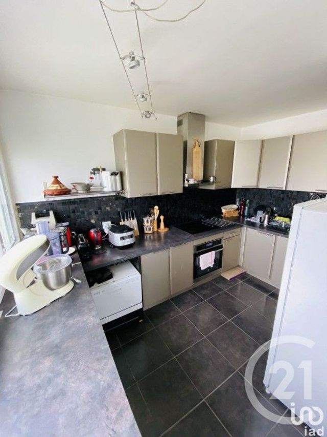 Appartement F2 à louer - 2 pièces - 56.21 m2 - LES ULIS - 91 - ILE-DE-FRANCE - Century 21 S.L.P. Immobilier