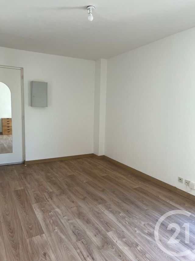 Appartement Studio à louer - 1 pièce - 21.86 m2 - GIF SUR YVETTE - 91 - ILE-DE-FRANCE - Century 21 S.L.P. Immobilier