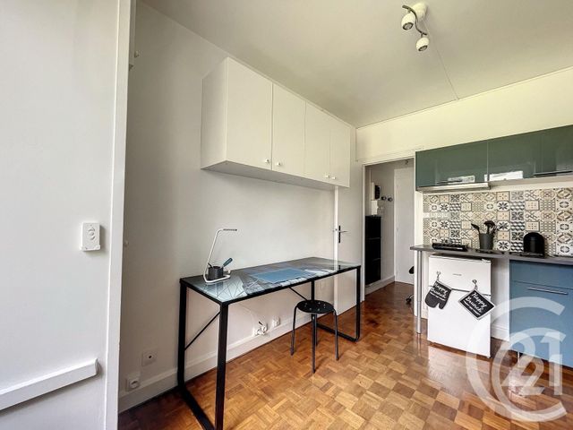 Appartement Chambre à louer - 1 pièce - 13.04 m2 - VERSAILLES - 78 - ILE-DE-FRANCE - Century 21 S.L.P. Immobilier