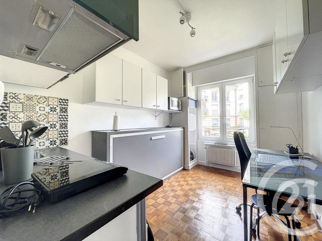 Appartement Chambre à louer - 1 pièce - 13.04 m2 - VERSAILLES - 78 - ILE-DE-FRANCE - Century 21 S.L.P. Immobilier