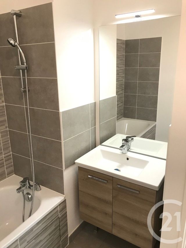 Appartement F3 à louer - 3 pièces - 59.3 m2 - GIF SUR YVETTE - 91 - ILE-DE-FRANCE - Century 21 S.L.P. Immobilier