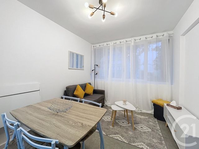 Appartement F1 à louer - 2 pièces - 28.5 m2 - FONTENAY LE FLEURY - 78 - ILE-DE-FRANCE - Century 21 S.L.P. Immobilier