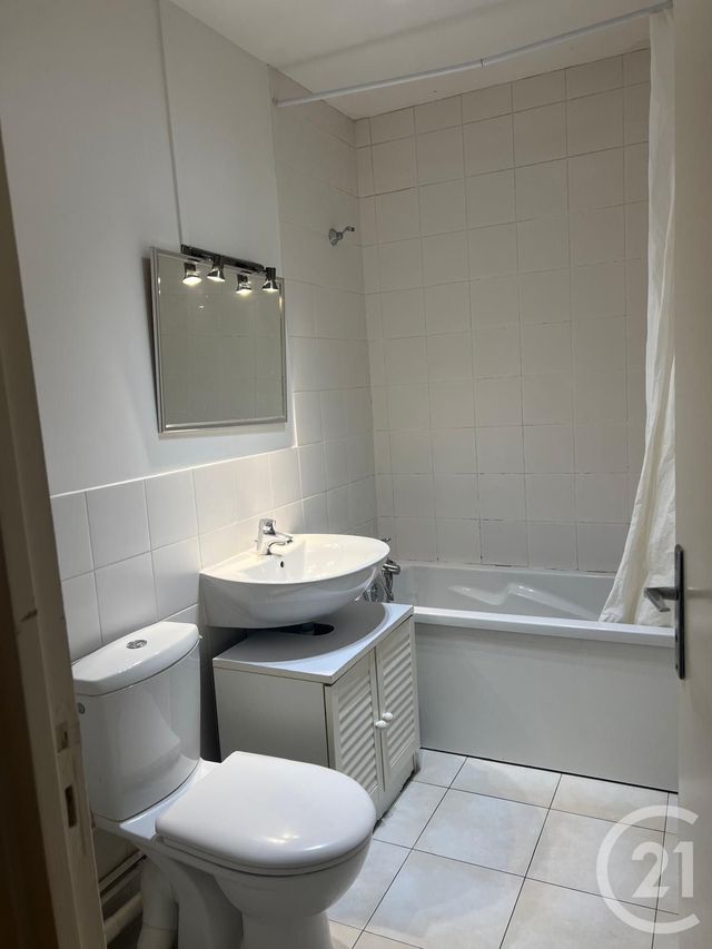 Appartement F1 à louer - 1 pièce - 25.66 m2 - LE CHESNAY - 78 - ILE-DE-FRANCE - Century 21 S.L.P. Immobilier