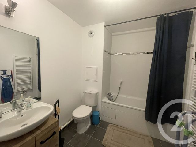 Appartement F2 à louer - 2 pièces - 43.2 m2 - LES ULIS - 91 - ILE-DE-FRANCE - Century 21 S.L.P. Immobilier