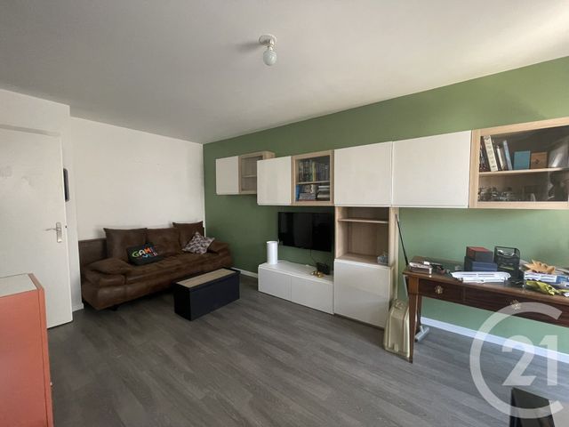 Appartement F2 à louer - 2 pièces - 43.2 m2 - LES ULIS - 91 - ILE-DE-FRANCE - Century 21 S.L.P. Immobilier