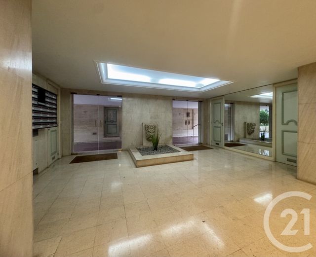 Appartement F2 à louer - 2 pièces - 40.98 m2 - VERSAILLES - 78 - ILE-DE-FRANCE - Century 21 S.L.P. Immobilier