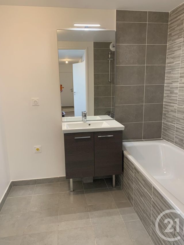 Appartement F4 à louer - 4 pièces - 73.84 m2 - GIF SUR YVETTE - 91 - ILE-DE-FRANCE - Century 21 S.L.P. Immobilier