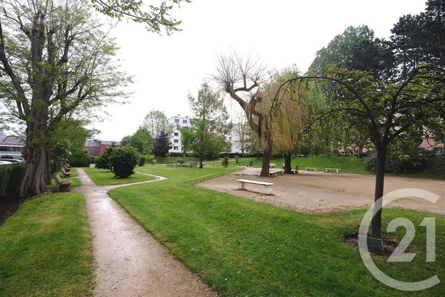 Appartement à vendre - 4 pièces - 66.0 m2 - VERSAILLES - 78 - ILE-DE-FRANCE - Century 21 S.L.P. Immobilier
