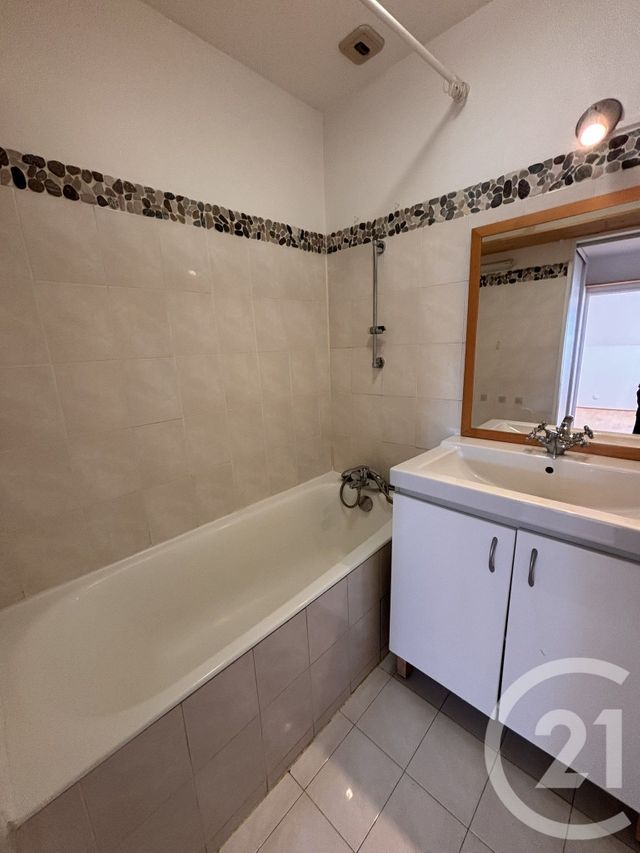 Appartement F4 à louer - 4 pièces - 76.75 m2 - GIF SUR YVETTE - 91 - ILE-DE-FRANCE - Century 21 S.L.P. Immobilier