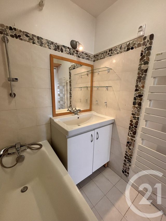 Appartement F4 à louer - 4 pièces - 76.75 m2 - GIF SUR YVETTE - 91 - ILE-DE-FRANCE - Century 21 S.L.P. Immobilier