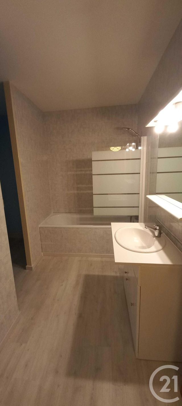Appartement F3 à louer - 3 pièces - 60.64 m2 - GIF SUR YVETTE - 91 - ILE-DE-FRANCE - Century 21 S.L.P. Immobilier