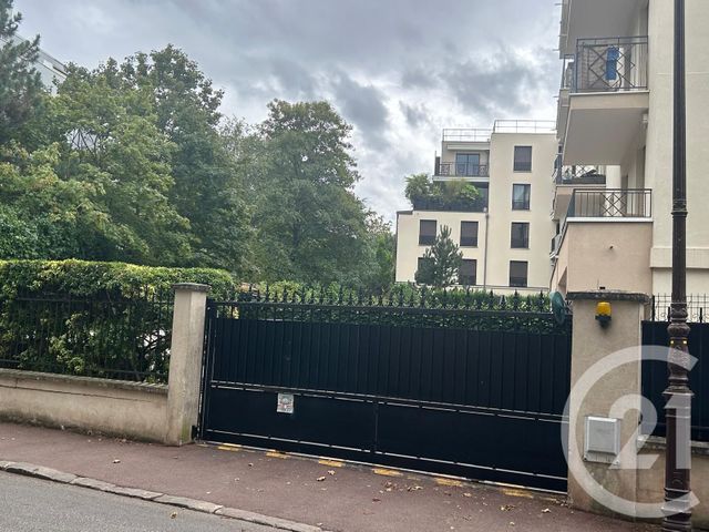 parking à louer - 18.0 m2 - ST CLOUD - 92 - ILE-DE-FRANCE - Century 21 S.L.P. Immobilier