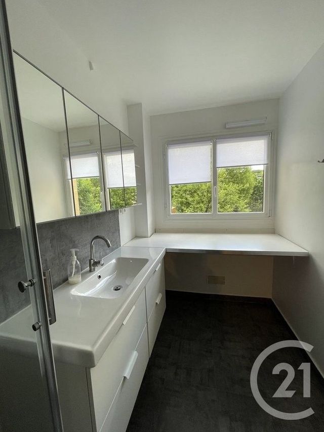 Appartement F2 à louer - 2 pièces - 45.72 m2 - CHAVILLE - 92 - ILE-DE-FRANCE - Century 21 S.L.P. Immobilier