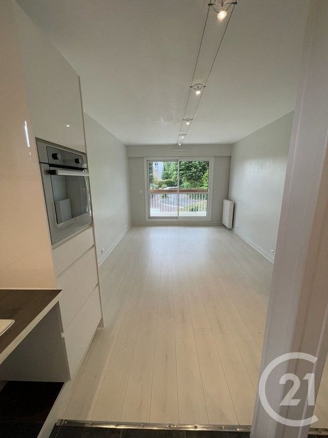 Appartement F2 à louer - 2 pièces - 45.72 m2 - CHAVILLE - 92 - ILE-DE-FRANCE - Century 21 S.L.P. Immobilier