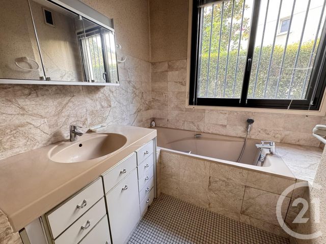 Appartement F3 à vendre - 3 pièces - 67.97 m2 - SCEAUX - 92 - ILE-DE-FRANCE - Century 21 S.L.P. Immobilier